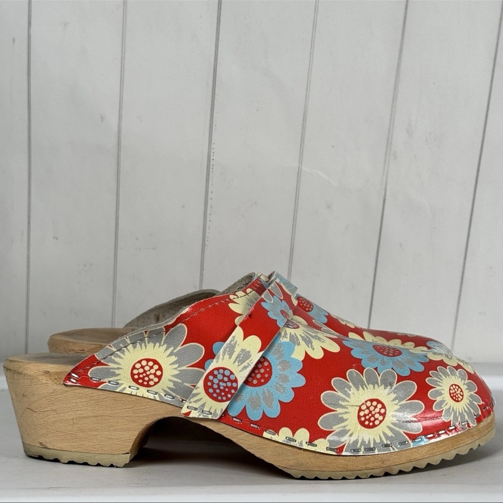 Holland Traditional 8.5 Floral Leather/Wooden Chunky Sweden Clogs Boho Cottage - Picture 5 of 10